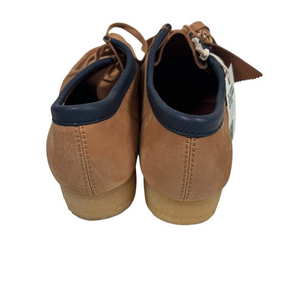 MISMATCHED CLARKS WALLABEES TAN IN EXCELLENT CONDITION SIZE 10 RIGHT, 9.5 LEFT - Picture 4 of 8